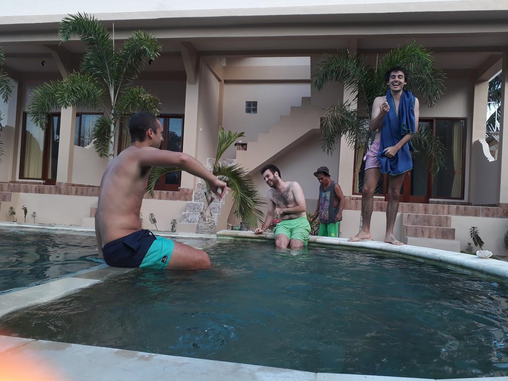 Kuta Bay Homestay エクステリア 写真